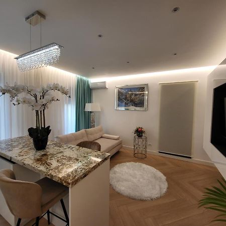 Grozavesti Luxury Apartment With 2 Rooms 布加勒斯特 外观 照片